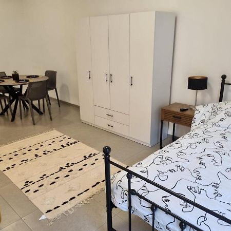 Luxury 2-Room Suite In The Center Of Downtown Хайфа Екстериор снимка