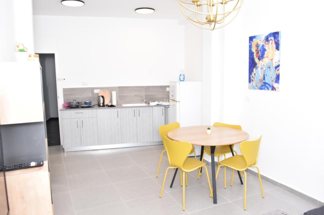 Luxury 2-Room Suite In The Center Of Downtown Хайфа Екстериор снимка
