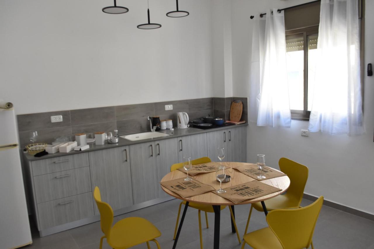 Luxury 2-Room Suite In The Center Of Downtown Хайфа Екстериор снимка
