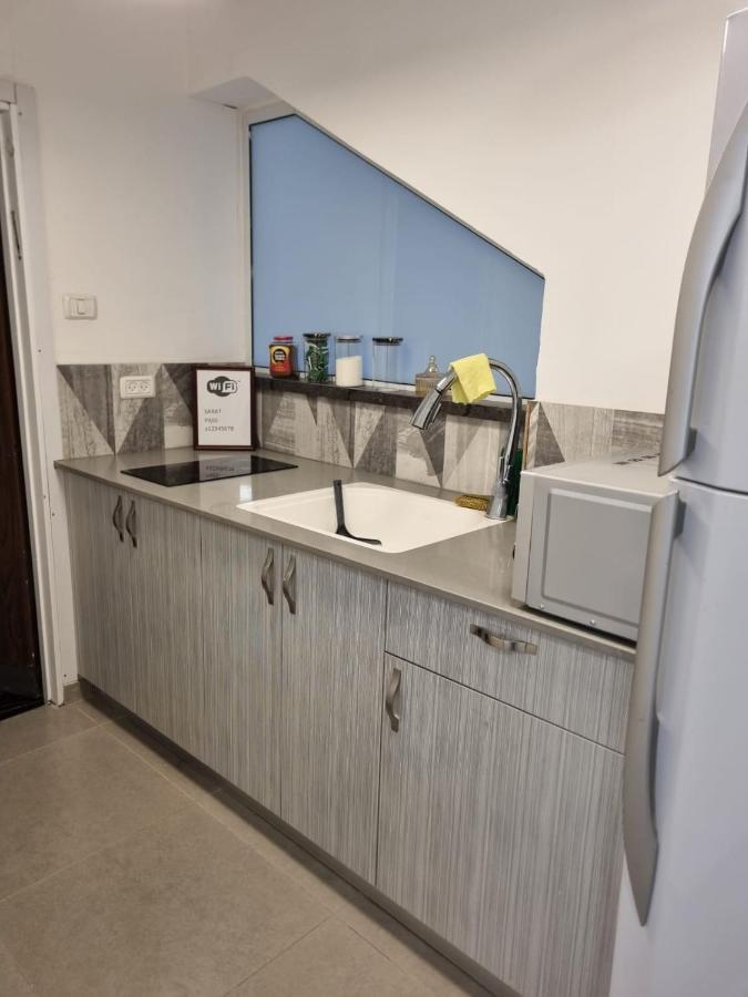 Luxury 2-Room Suite In The Center Of Downtown Хайфа Екстериор снимка